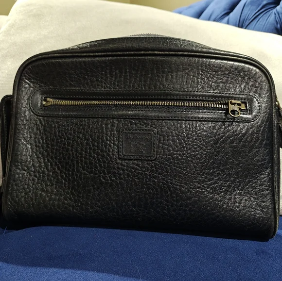 Burberry leather clutch - Picture 1 of 10